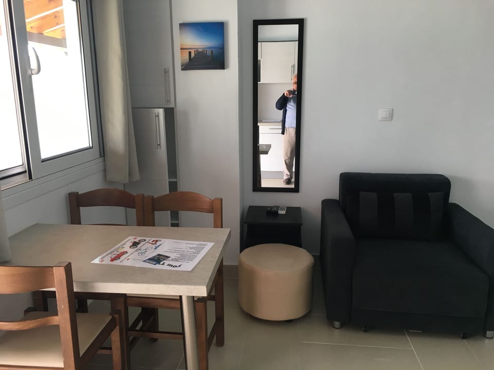 Standard Room, Sea View, Sea Facing | Living area | 50-inch Smart TV with satellite channels, Netflix, pay movies