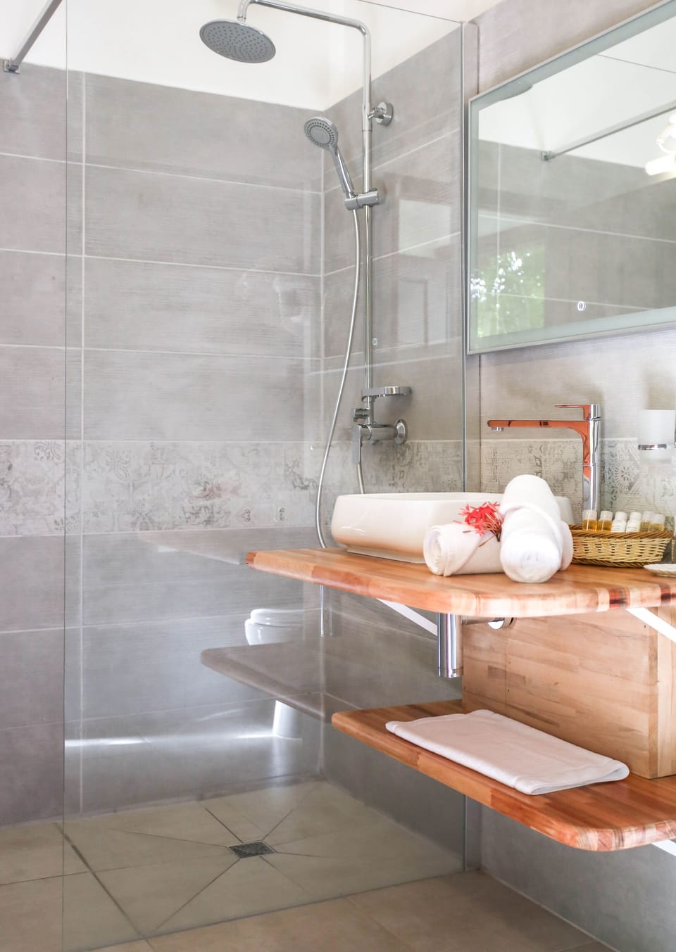 Standard Bungalow, 1 Double Bed, Terrace, Garden Area | Bathroom | Free toiletries, hair dryer, towels, soap
