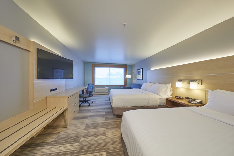 In-room safe, desk, laptop workspace, blackout drapes