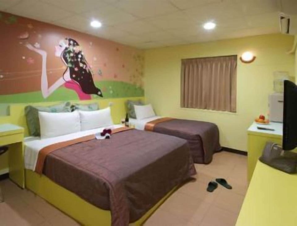 Triple Room | Blackout drapes, iron/ironing board, free WiFi