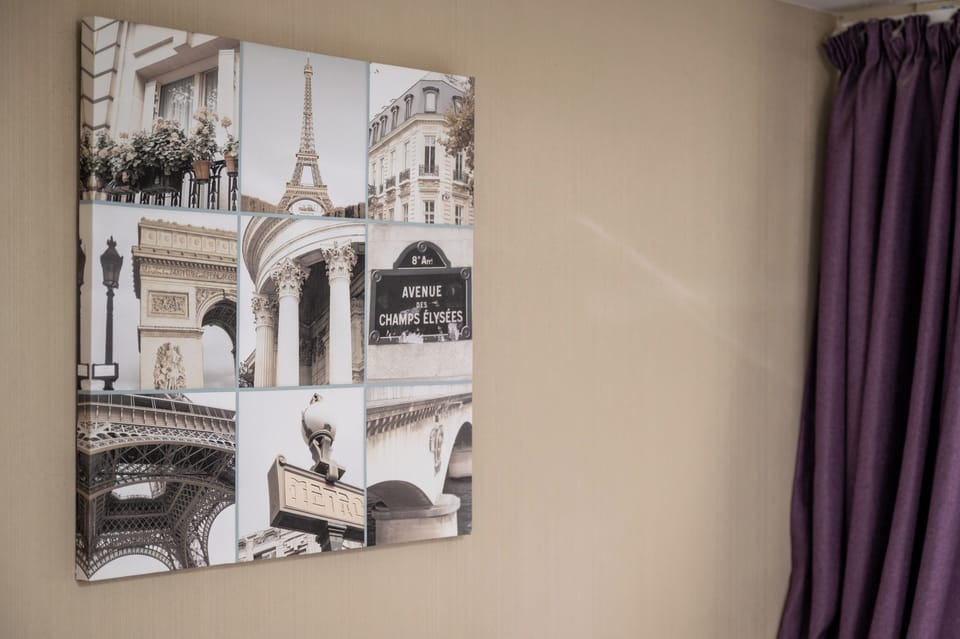 Twin Room | Desk, iron/ironing board, free WiFi, bed sheets