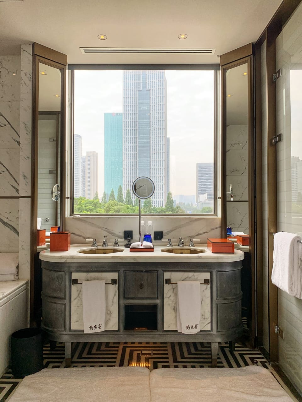 Superior Suite, 1 King Bed, River View | Bathroom | Towels