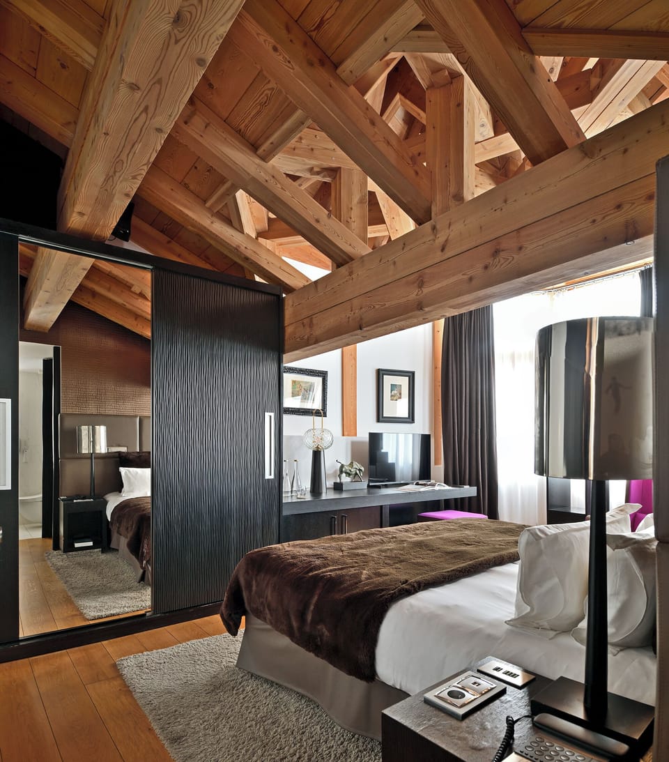 Superior Duplex | Premium bedding, minibar, in-room safe, desk