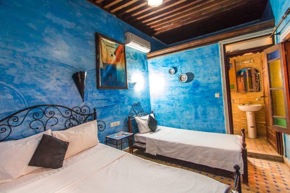 Triple Room (Kawtar) | Iron/ironing board (on request), WiFi (free)