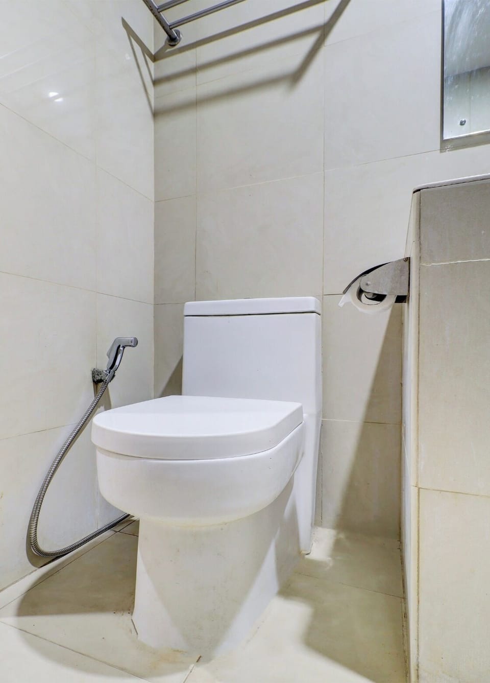 Deluxe Double Room | Bathroom | Shower, free toiletries, towels, soap
