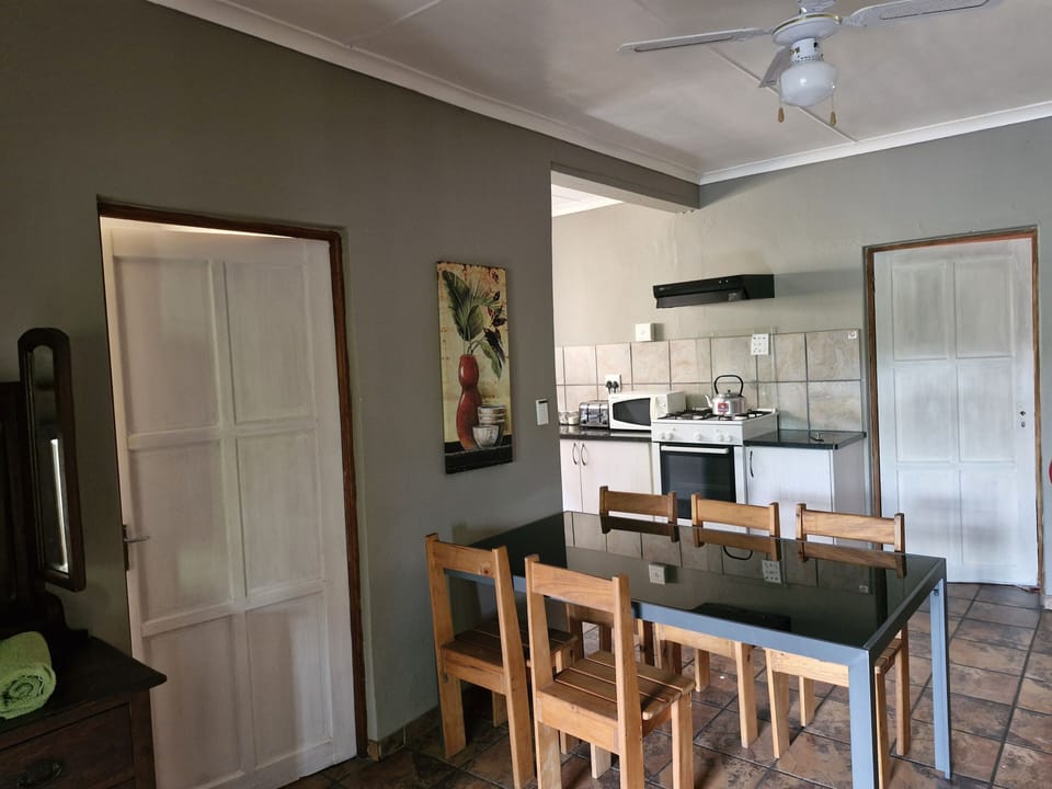 Family Cottage, 3 Bedrooms (Self Catering Cottage for 6 pers) | Living area | 32-inch flat-screen TV with cable channels, TV, fireplace