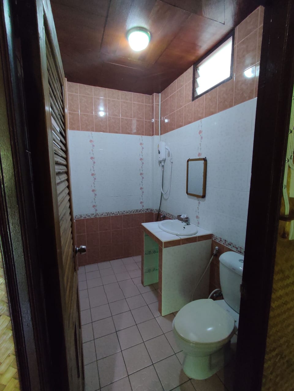 Triple Room, Balcony, Garden Area | Bathroom | Shower, free toiletries, towels
