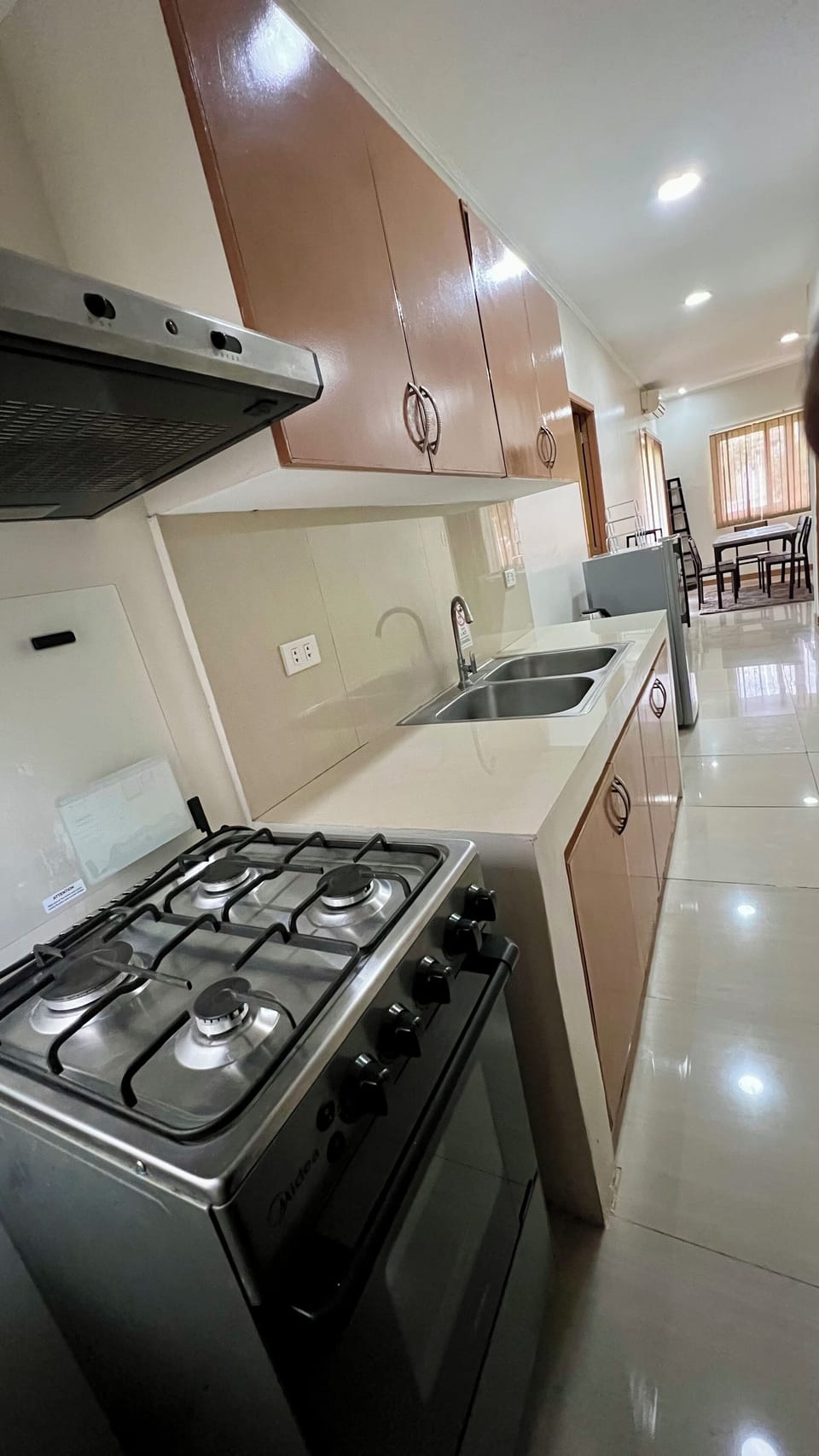 Executive Studio Suite, Kitchenette | Private kitchen | Fridge, coffee/tea maker, electric kettle