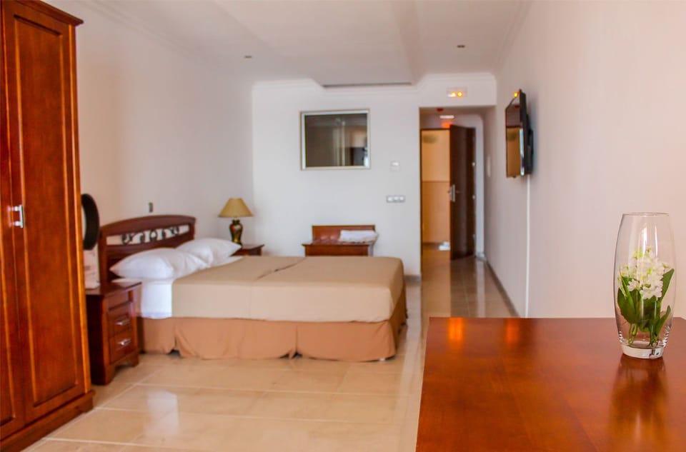 In-room safe, desk, rollaway beds (surcharge), WiFi (free)