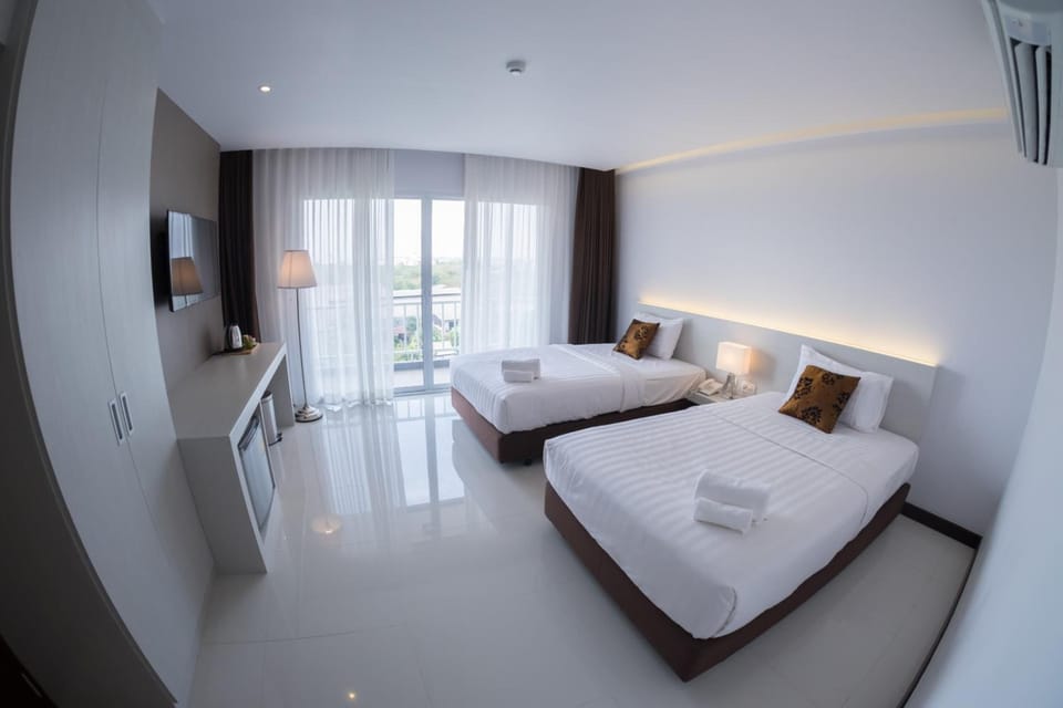 Minibar, desk, blackout drapes, free WiFi