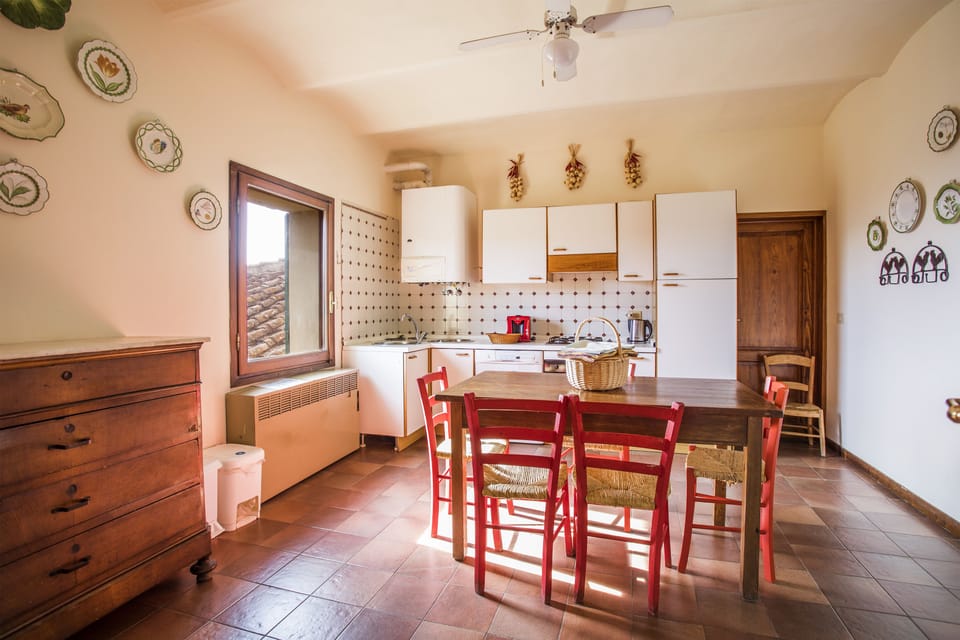 Family Apartment, 2 Bedrooms, Pool Access, Hill View (Camino) | Private kitchen