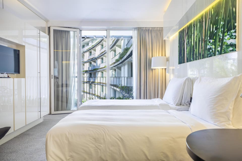 Premium bedding, minibar, in-room safe, desk