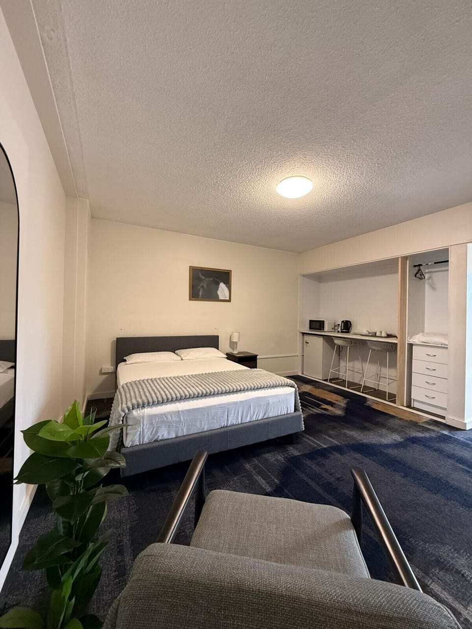 Deluxe Double Room | Desk, iron/ironing board (on request), bed sheets