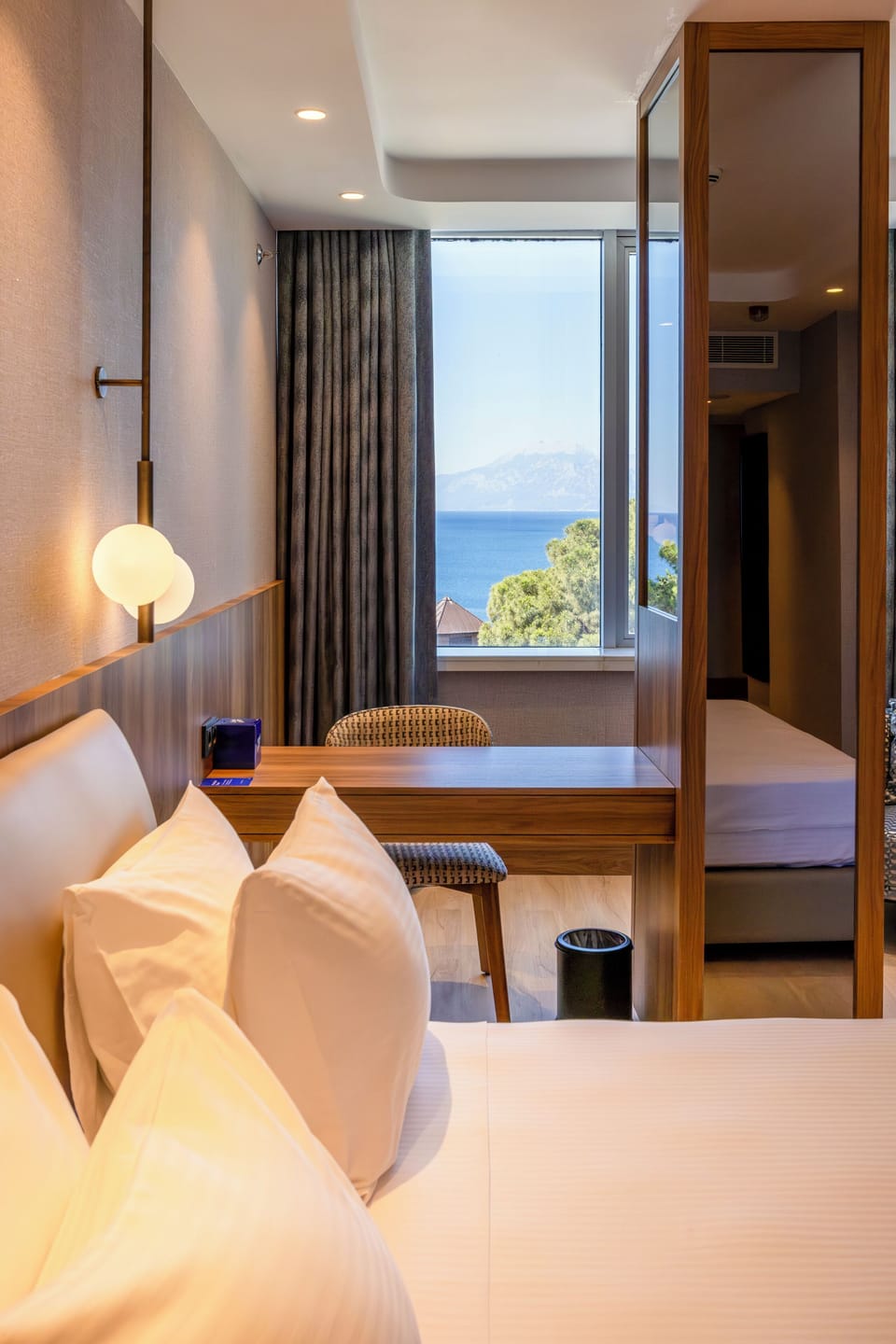 Premium Room, 1 King Bed, Sea View | Premium bedding, free minibar, in-room safe, individually decorated