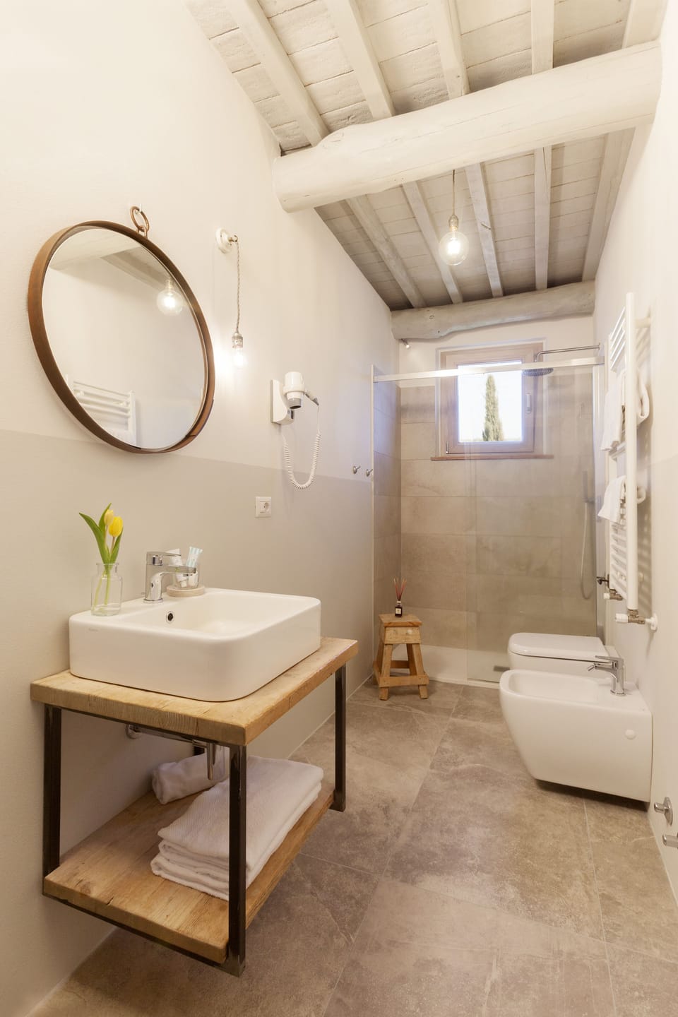 Panoramic Suite | Bathroom | Shower, rainfall showerhead, free toiletries, hair dryer