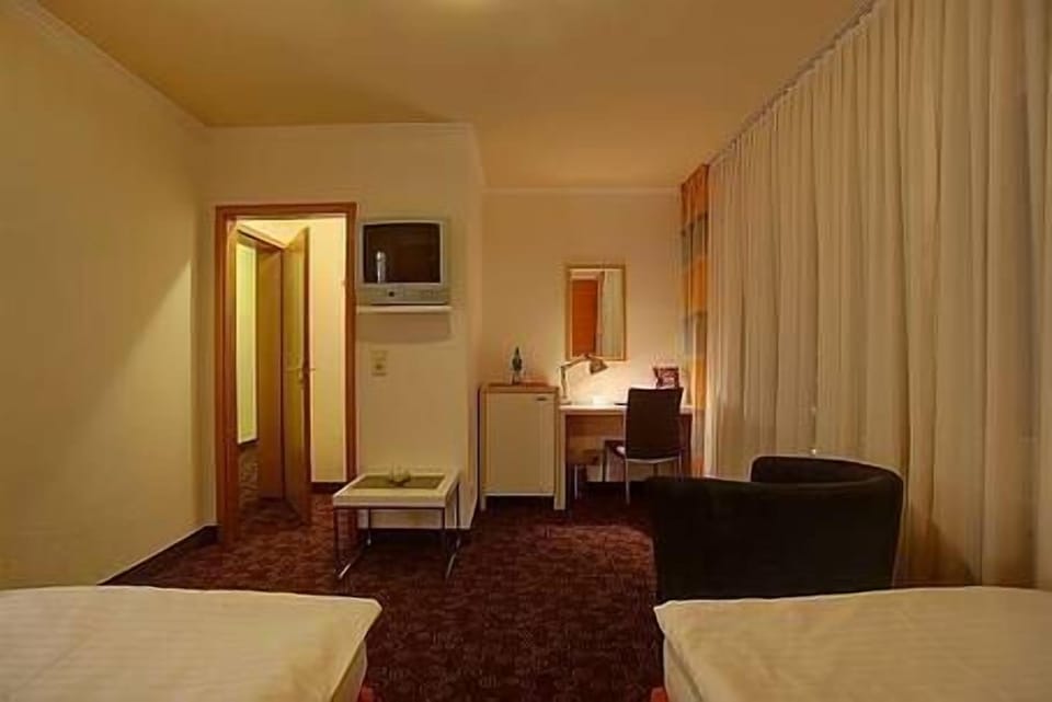 Double Room | Hypo-allergenic bedding, in-room safe, individually decorated