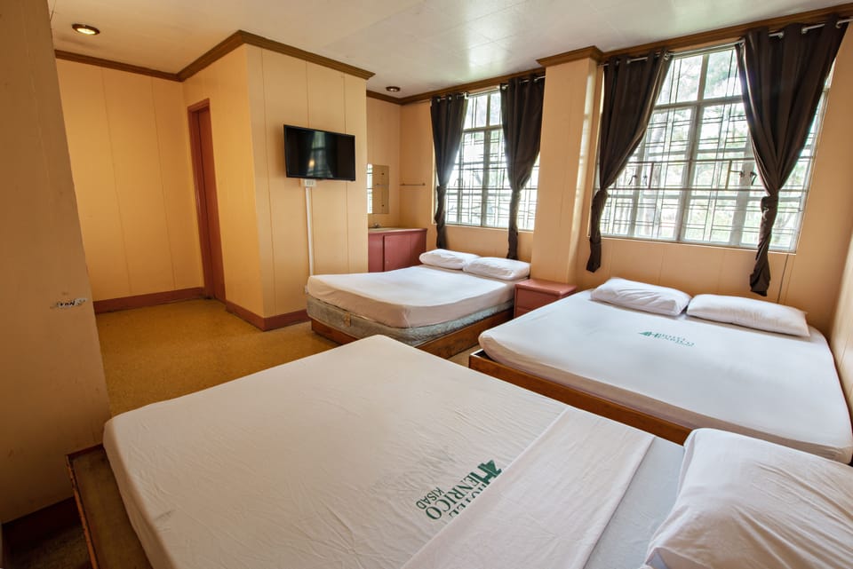 Standard Room (for 6) | WiFi (free)