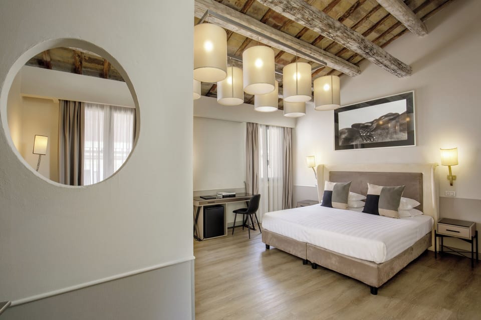 Family Room | Minibar, in-room safe, soundproofing, free cribs/infant beds