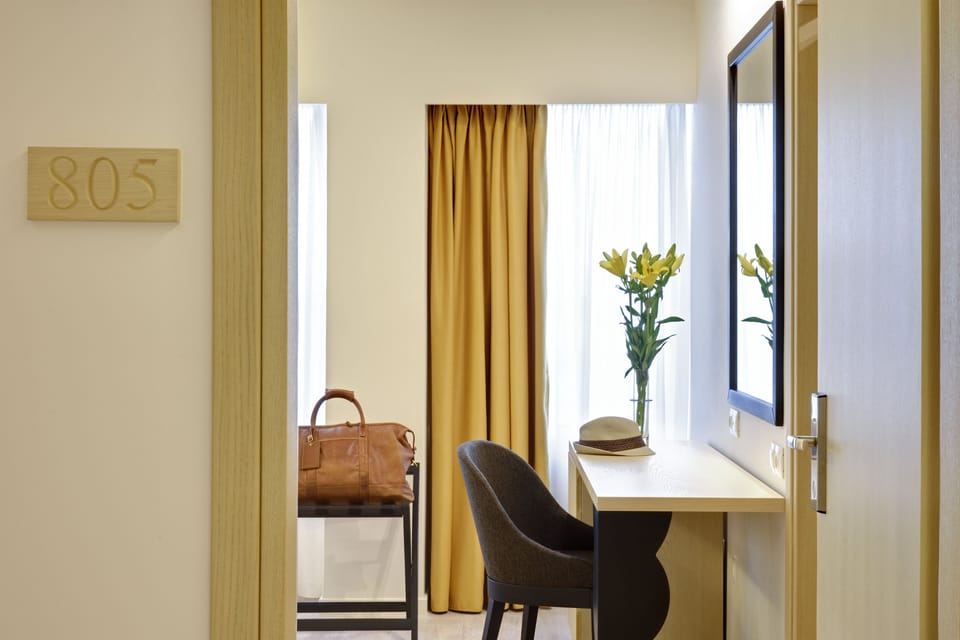 Premium bedding, minibar, in-room safe, desk