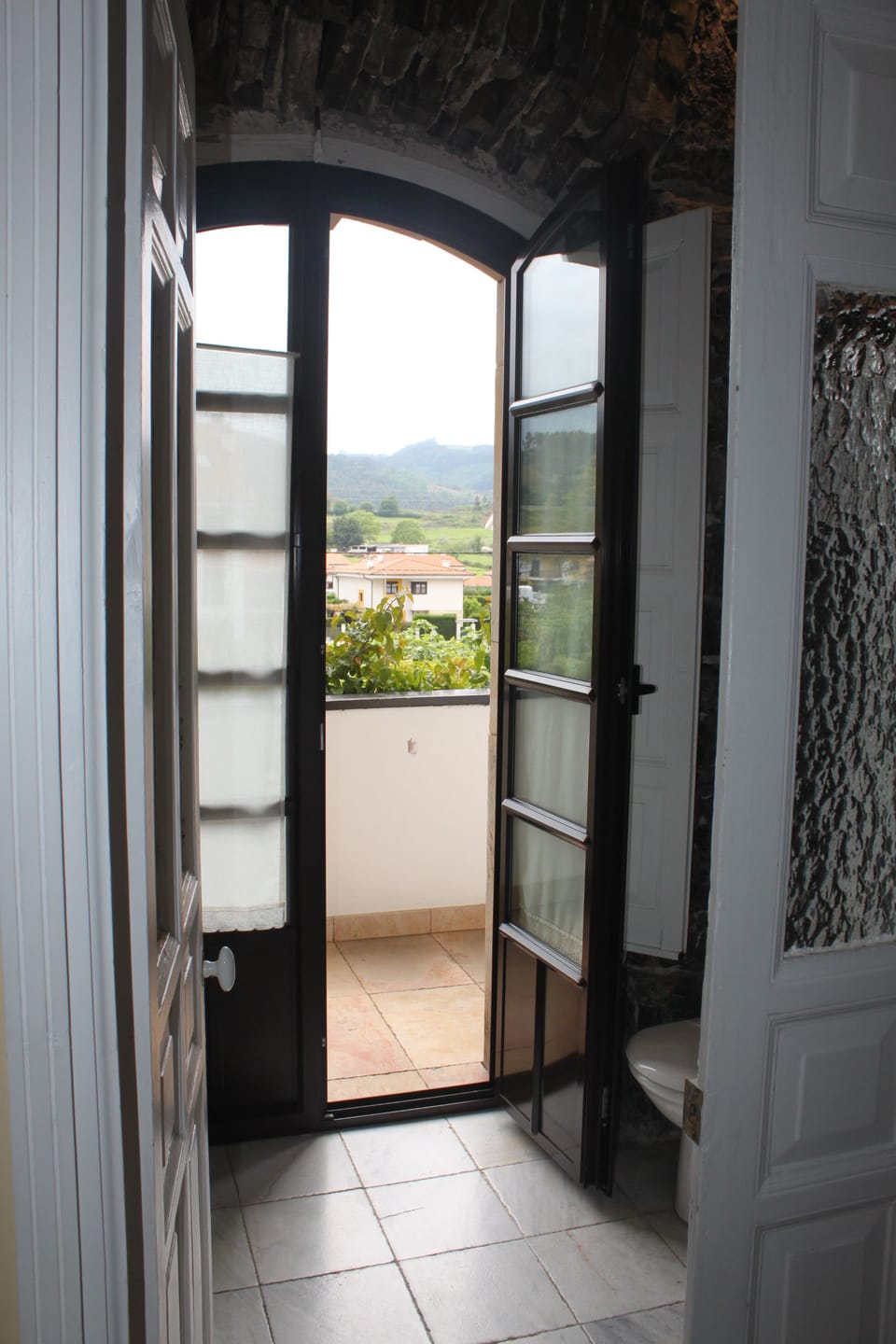 Standard Double Room | Minibar, in-room safe, desk, soundproofing