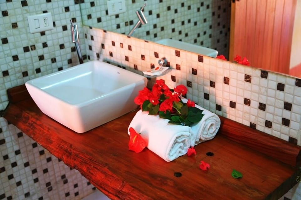 Bathroom sink