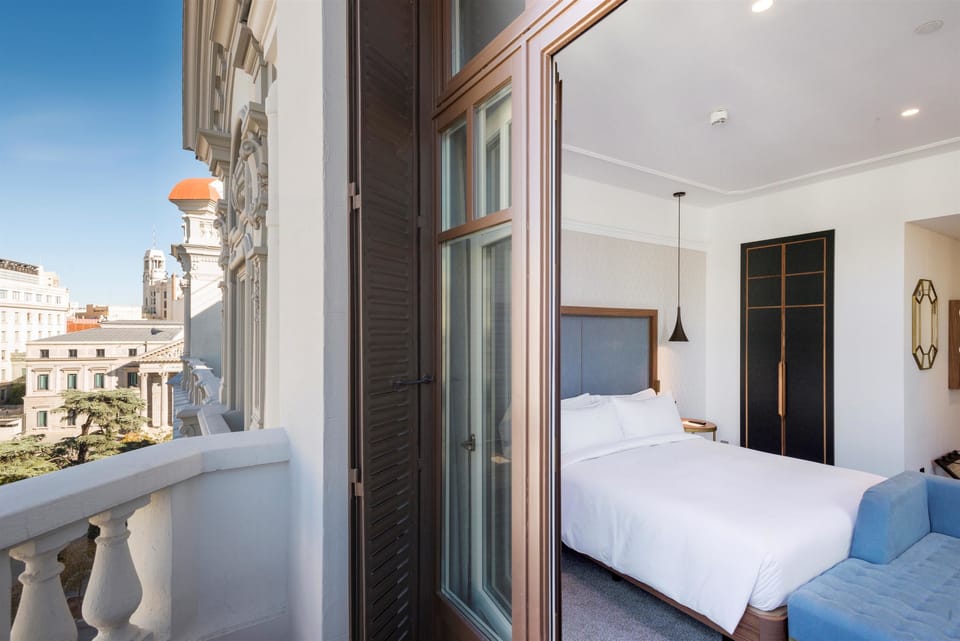 Superior Room, 1 King Bed, Terrace | Egyptian cotton sheets, premium bedding, minibar, in-room safe