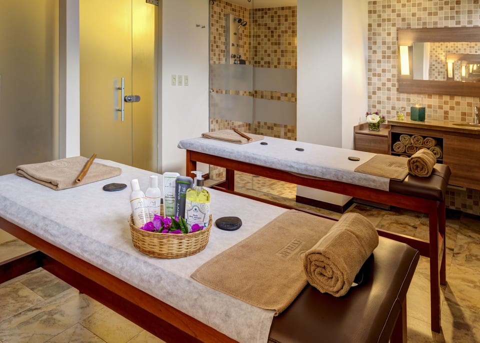 Couples treatment rooms, sauna, hot tub, body treatments, hydrotherapy