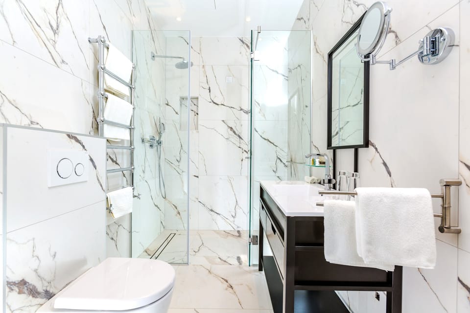 Rainfall showerhead, free toiletries, hair dryer, bathrobes