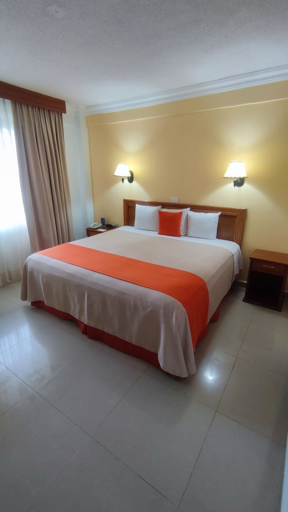 Standard Room | Premium bedding, in-room safe, desk, iron/ironing board