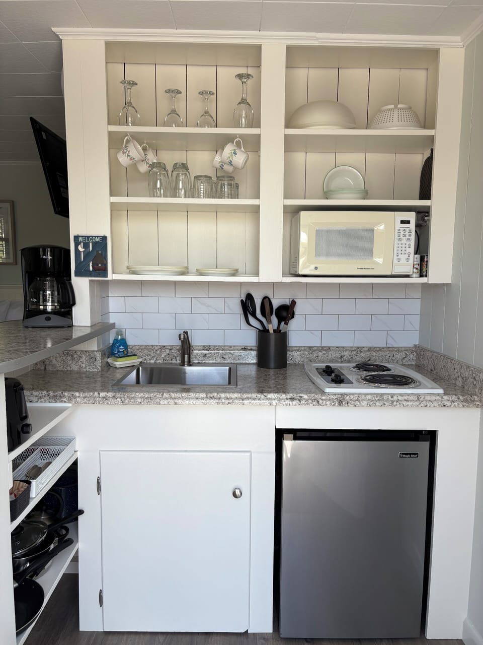 Fridge, microwave, coffee/tea maker