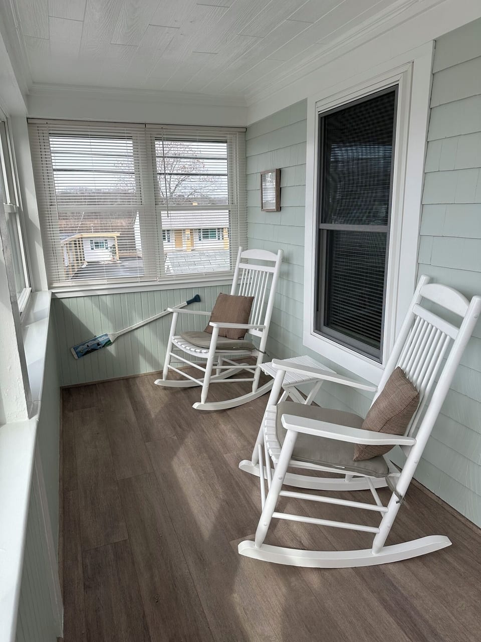 Apartment #4 - 2 bedrooms, full kitchen, enclosed front porch, 2nd floor | In-room safe, free WiFi, bed sheets