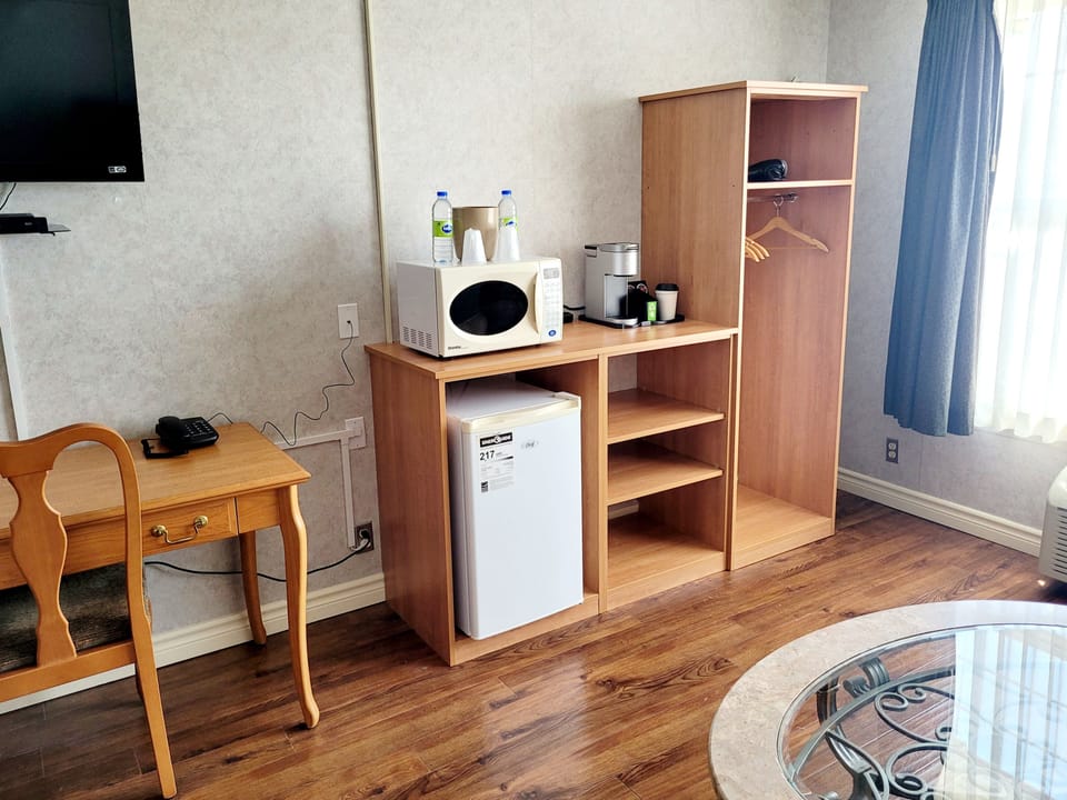 Standard Room, 1 Queen Bed with Sofa bed | Premium bedding, Select Comfort beds, iron/ironing board, free WiFi