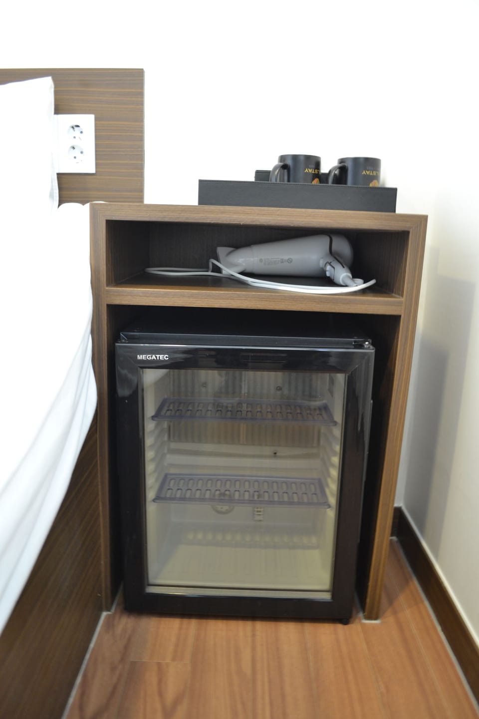Single Room | Mini-refrigerator