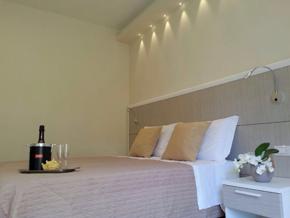 Deluxe Double or Twin Room | Premium bedding, minibar, in-room safe, desk