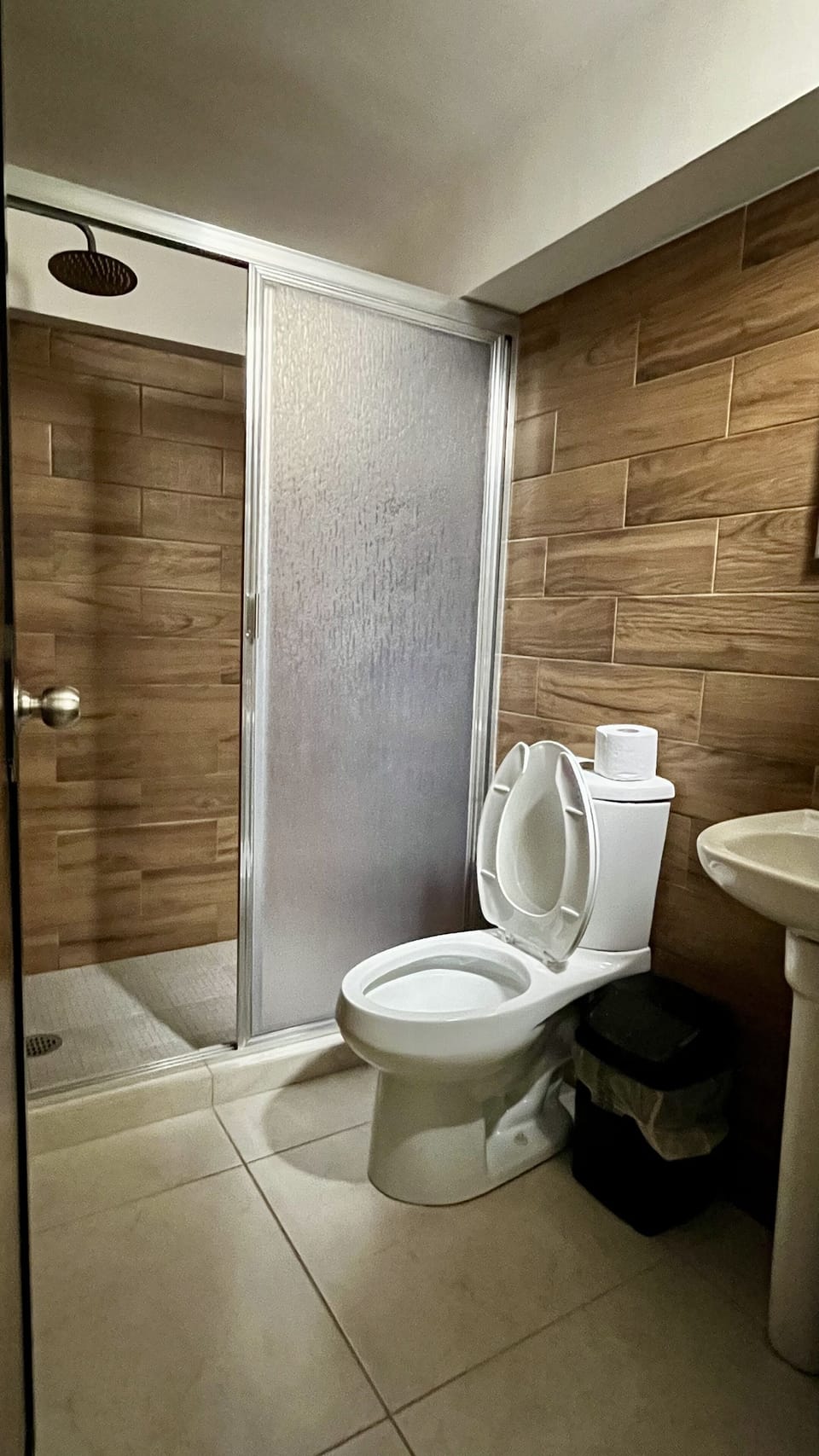 Basic Room, 1 Double Bed | Iron/ironing board, free WiFi, bed sheets