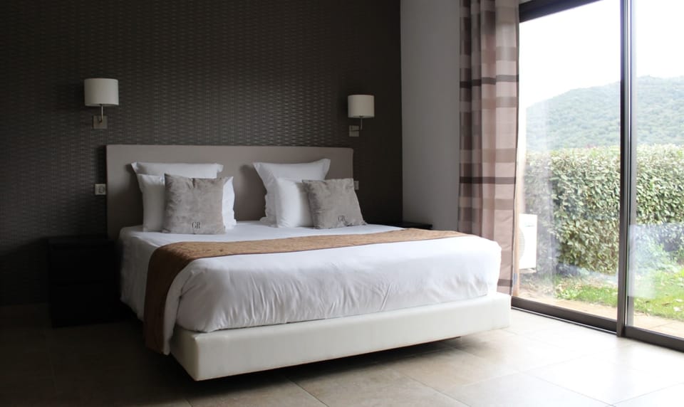 Superior Room | In-room safe, desk, soundproofing, iron/ironing board