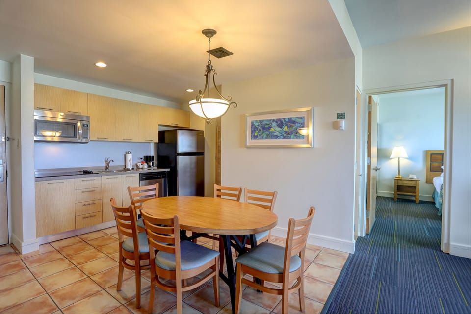 Suite, 1 Bedroom | In-room dining