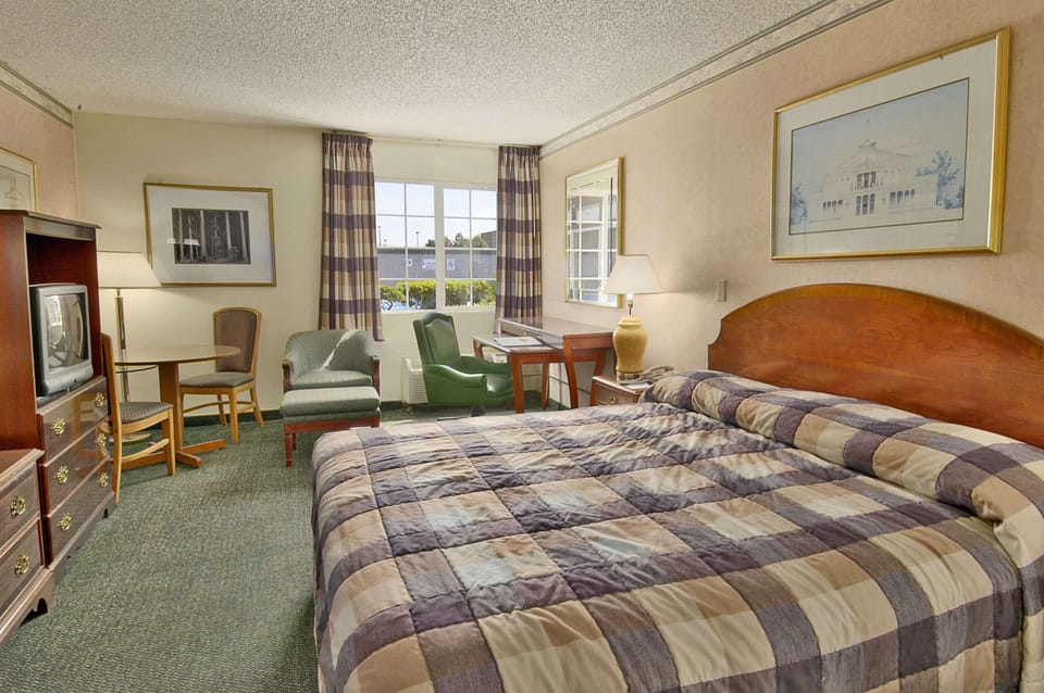 Blackout drapes, iron/ironing board, free cribs/infant beds, free WiFi