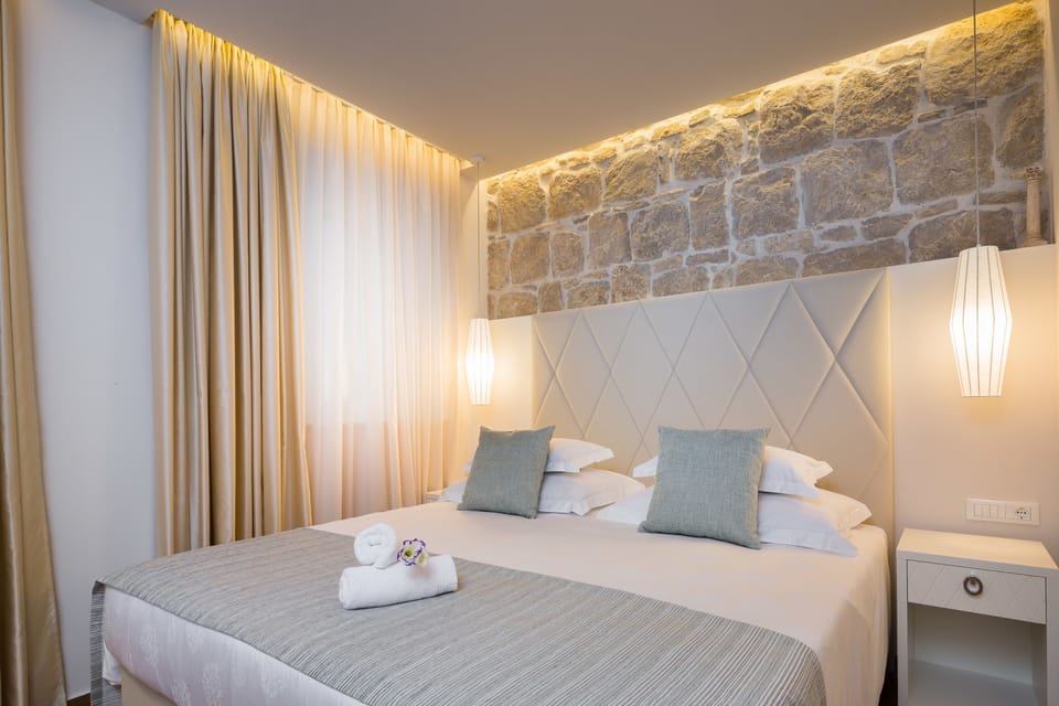 Deluxe Double Room, Balcony (102) | Premium bedding, memory foam beds, minibar, in-room safe