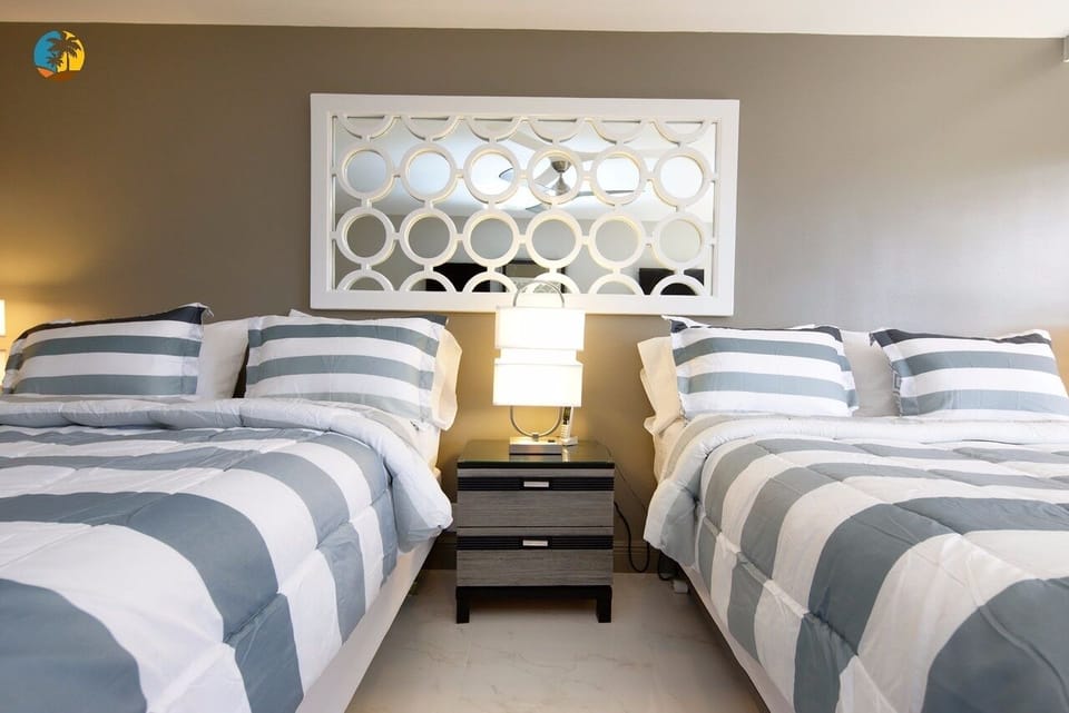 Comfort Apartment, 3 Bedrooms (519) | In-room safe, desk, iron/ironing board, bed sheets