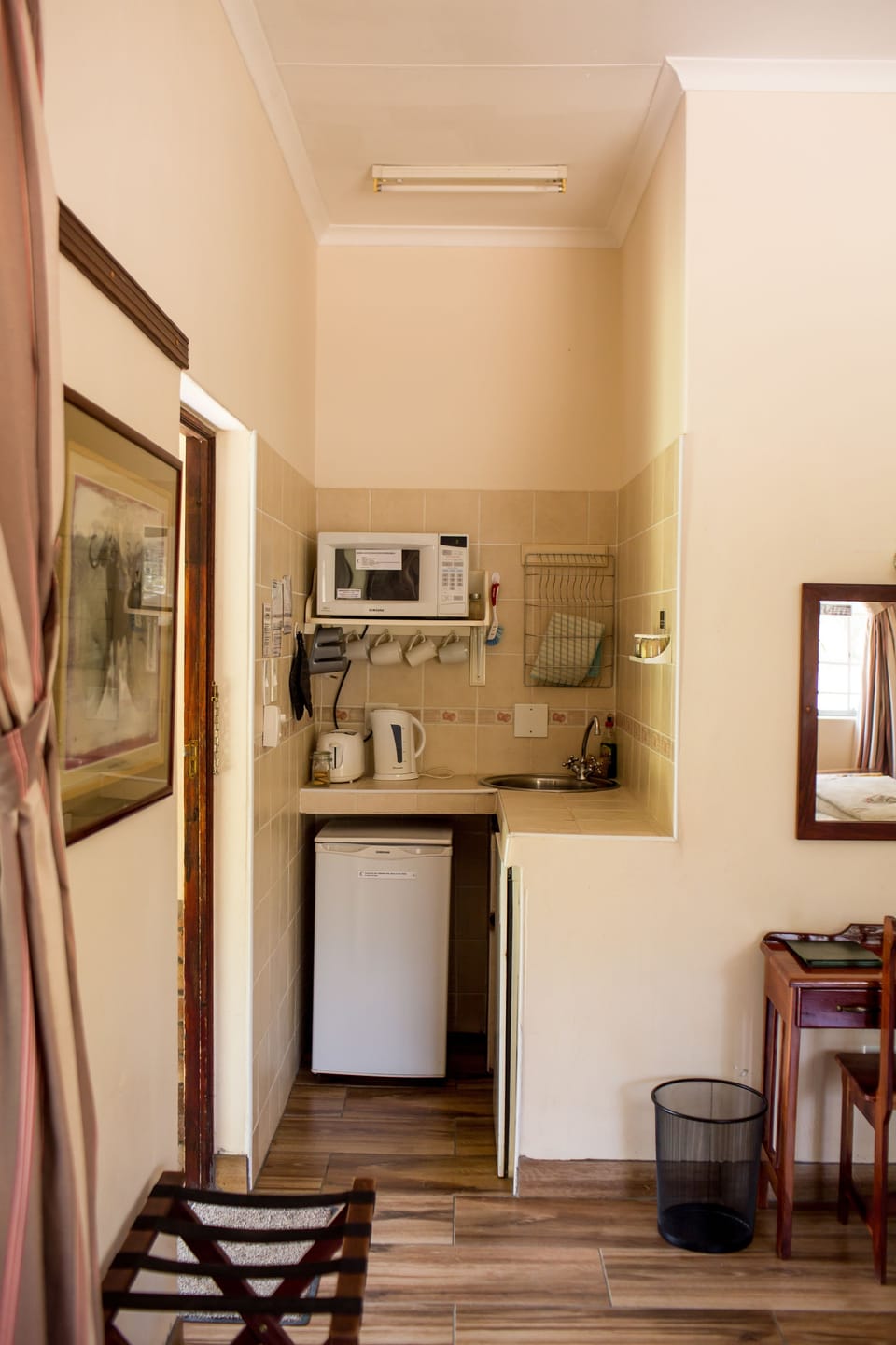 Standard Room, 1 Bedroom, Non Smoking, River View (Riverview) | In-room safe, blackout drapes, free WiFi, bed sheets