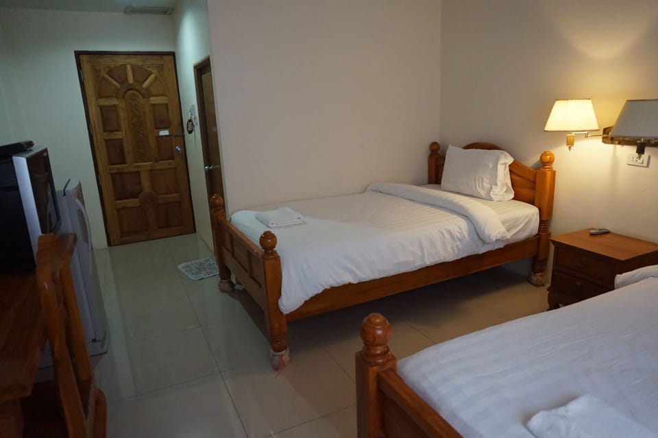 Standard Triple Room | Desk, free WiFi