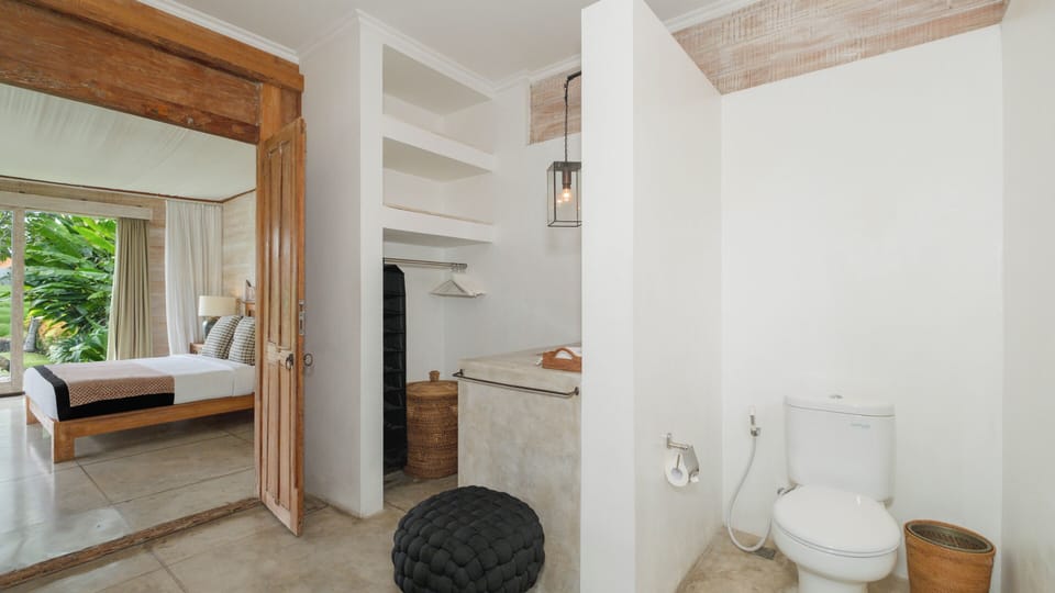 Family Villa, 5 Bedrooms (3 King & 4 Single Beds) | Bathroom | Separate tub and shower, deep soaking tub, free toiletries, hair dryer