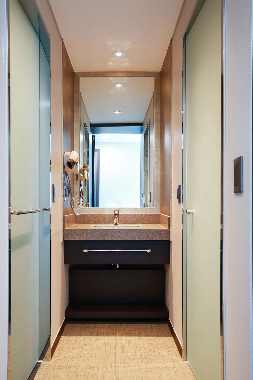 Premium Twin Room | Minibar, blackout drapes, soundproofing, free WiFi