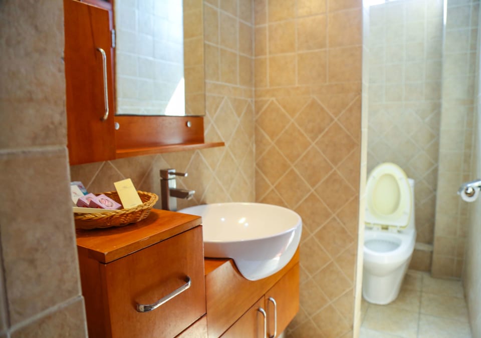 Free toiletries, towels