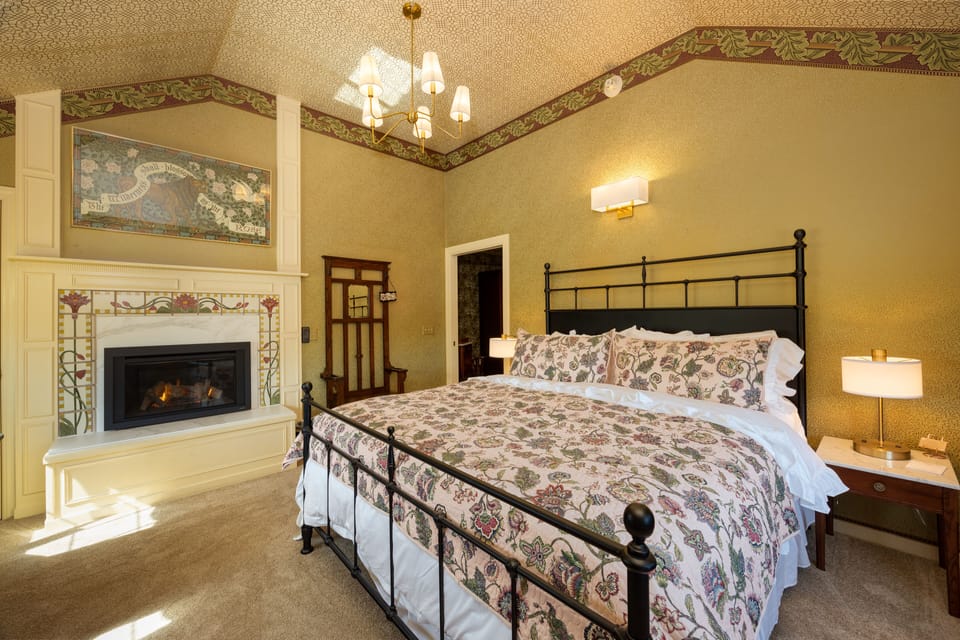 Luxury Suite, 2 Bedrooms, Garden View | 2 bedrooms, premium bedding, minibar, desk