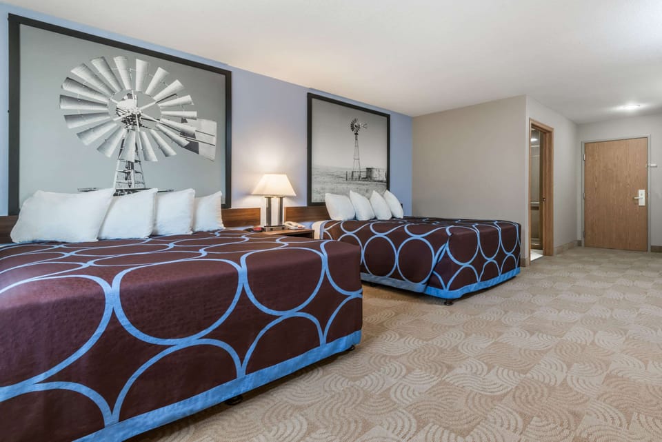 High-speed internet, alarm clocks, bed sheets