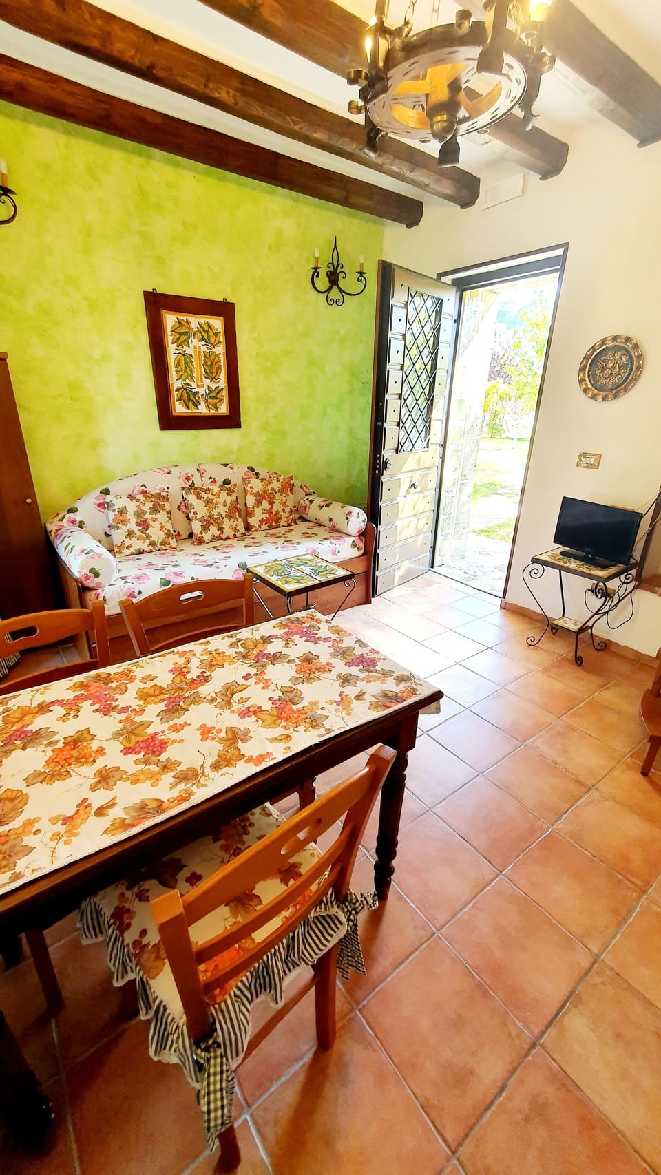 Comfort Apartment, Kitchen, Garden View | Private kitchen | Fridge, highchair, dining table