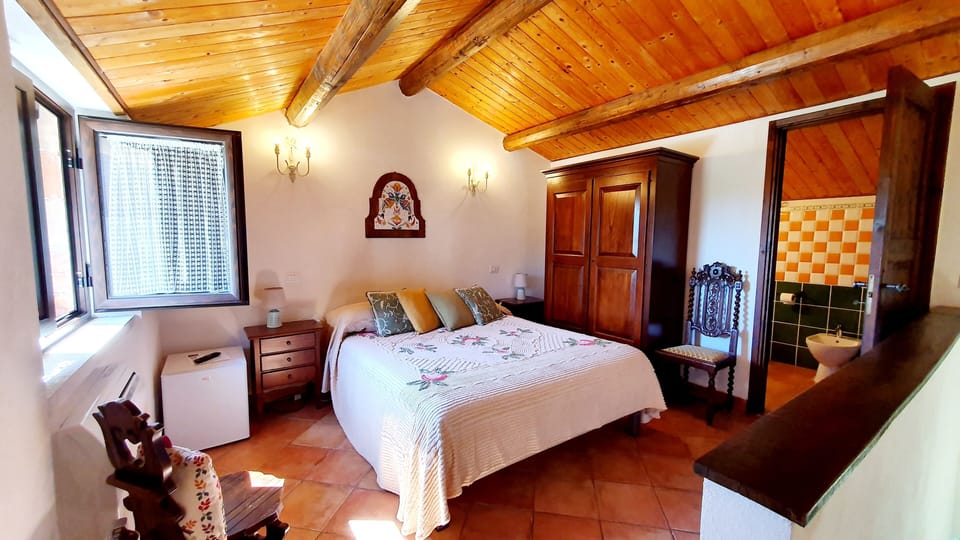 Comfort Room, 1 Bedroom, Ensuite, Garden View | Frette Italian sheets, premium bedding, down comforters, pillowtop beds