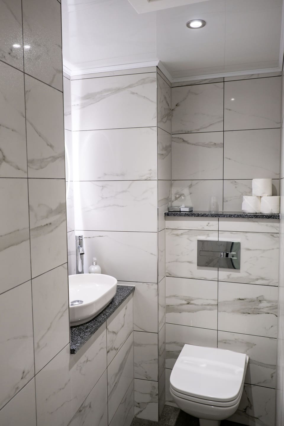 Ayres Single Room, Sea View | Bathroom | Hair dryer, towels, soap, toilet paper